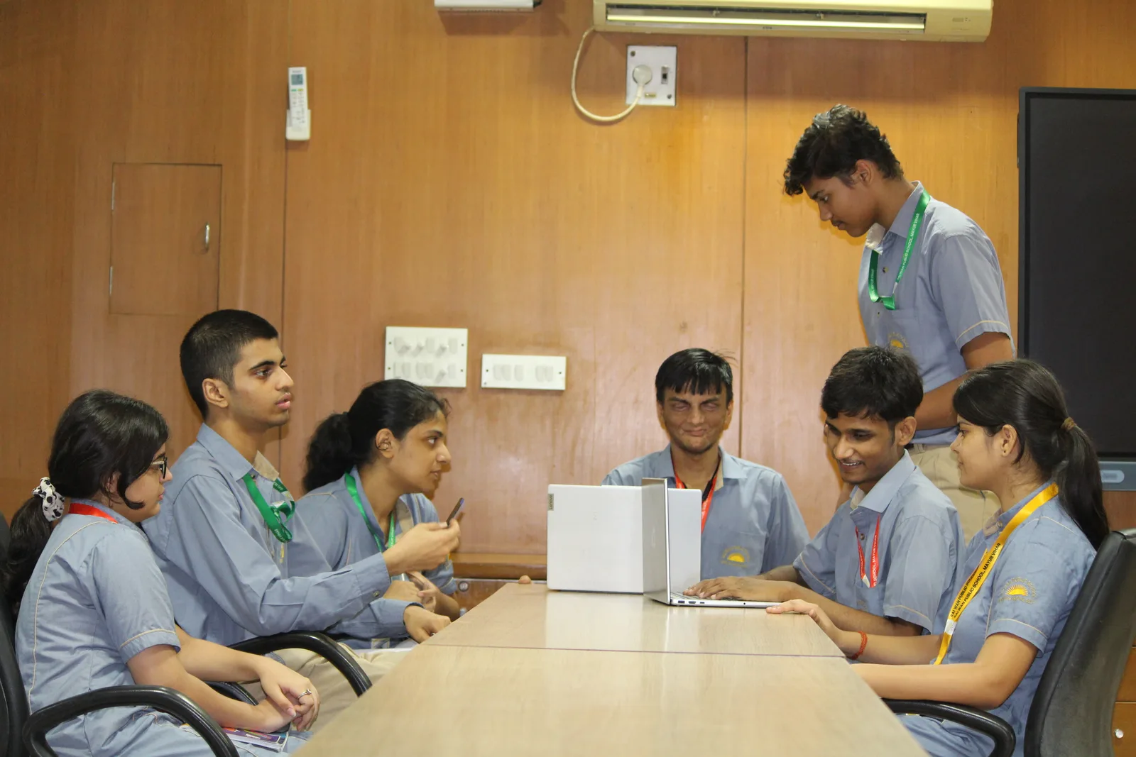 Students working together in a peer-learning session