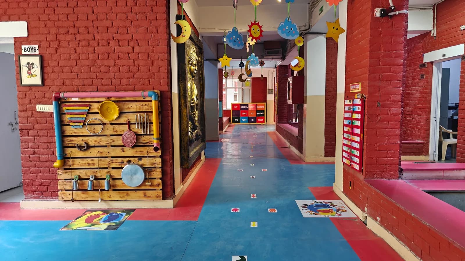 Reception area seen from the main entrance